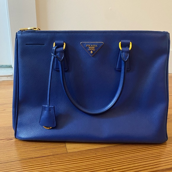 Prada Handbags - Vintage Prada Saffiano Galleria Large Leather Bag